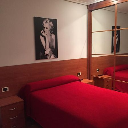 Pension Логроньо Экстерьер фото